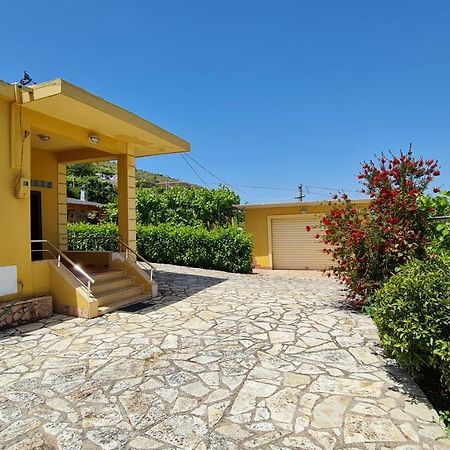 Village Home Next To The Sea Sarandë エクステリア 写真